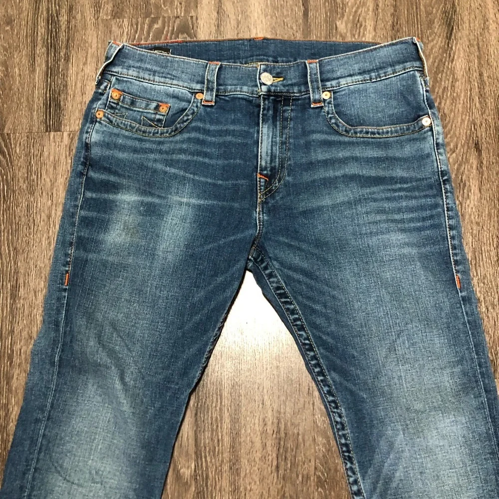 True Religion Rocco Relaxed Skinny Jeans Mens Size 34 Blue Medium Wash Stitch